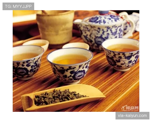 古力在豪宅里连茶都讲究成这样，我都开始怀疑他是不是想当生活品鉴官了